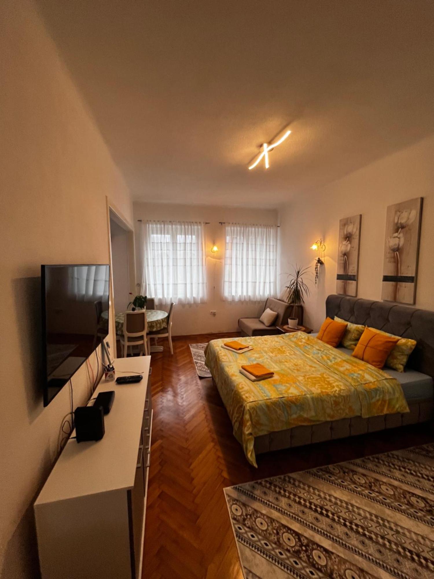Nina Apartment 塞拉耶佛 外观 照片